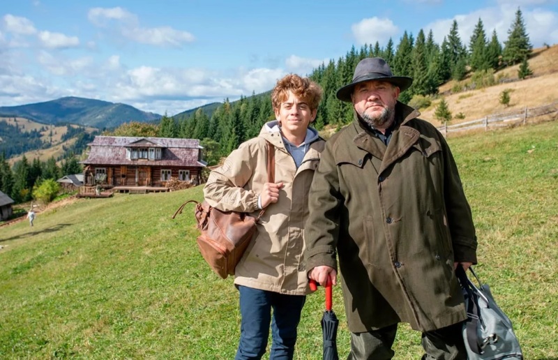 Хто знімався в серіалі “Мій карпатський дідусь”: актори та ролі