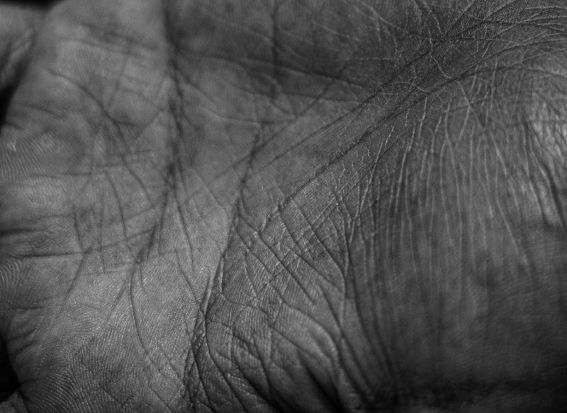 Що означає хрест на долоні за хіромантією